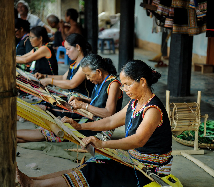 Dệt thổ cẩm Ba Na