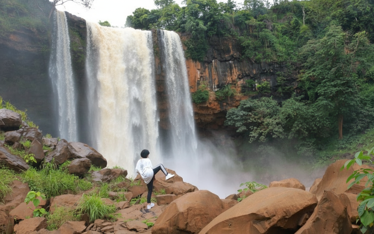 Rừng nguyên sinh thác Phú Cường Gia Lai