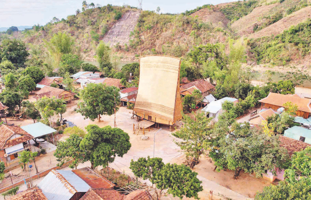 Nhà Rông Ba Na Gia Lai, Nhà Rông dân tộc Ba Na Gia Lai, kiến trúc Nhà Rông Ba Na, làng Ba Na Gia Lai Nhà Rông, văn hóa Nhà Rông Ba Na Gia Lai